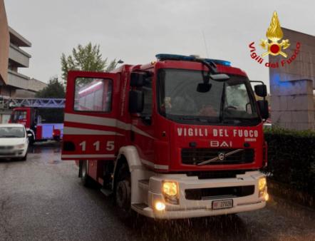 Incendio al motore elettrico di una cabina ascensore
