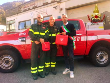 Donato un Defibrillatore Automatico Esterno al distaccamento dei Vigili del fuoco di Tolmezzo