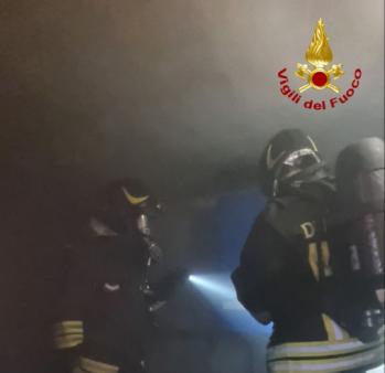 Incendio al motore elettrico di una cabina ascensore