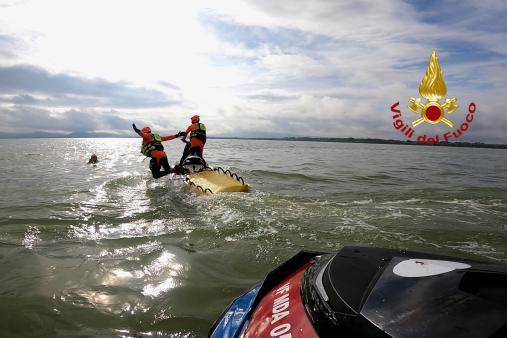 Concluso a Perugia il corso interprovinciale per l'abilitazione alla conduzione di moto d'acqua per i Vigili del Fuoco
