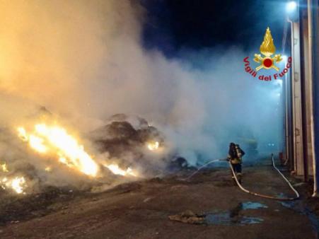 Giornata di interventi impegnativi per i Vigili del fuoco di Catania