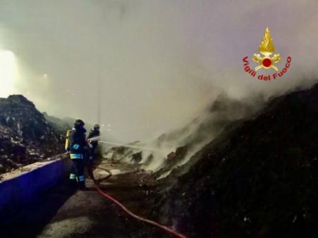 Giornata di interventi impegnativi per i Vigili del fuoco di Catania