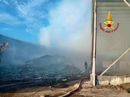 Giornata di interventi impegnativi per i Vigili del fuoco di Catania