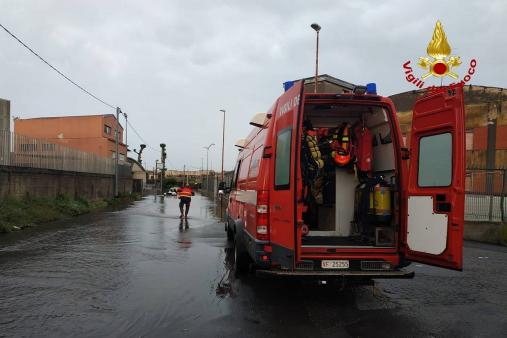 Diversi interventi a Catania causati dalle condizioni metereologiche avverse