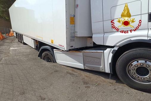 Giornata di interventi impegnativi per i Vigili del fuoco di Catania