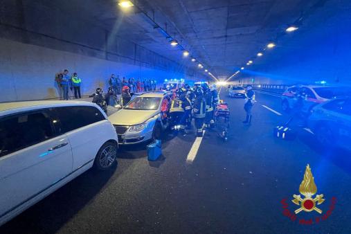 Maxi emergenza in galleria: l'esercitazione dei Vigili del fuoco sulla A35