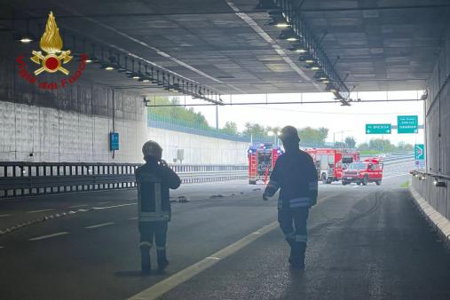 Maxi emergenza in galleria: l'esercitazione dei Vigili del fuoco sulla A35