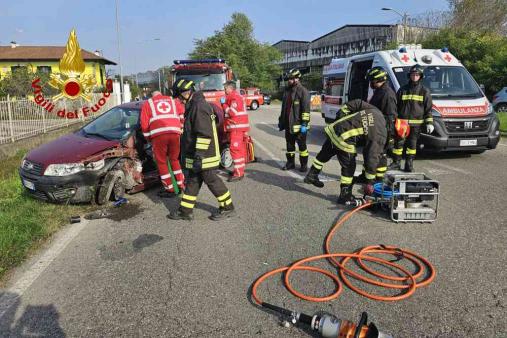 Incidente stradale in Corso 2 giugno a Santhià