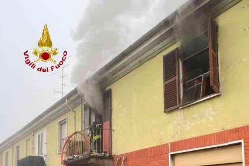 Incendio all'interno di un appartamento