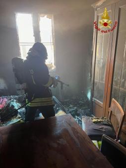 Incendio in un appartamento a Torre Faro