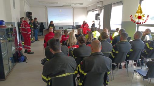 Vigili del fuoco e sanitari 118 impegnati in una formazione reciproca e simulazione sugli incidenti stradali