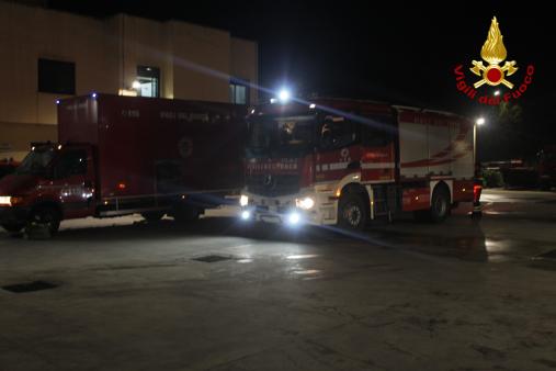 Vigili del fuoco impegnati in una esercitazione nella galleria ferroviaria “Francica”