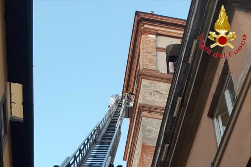 Soccorso ad infortunato su una torre campanaria