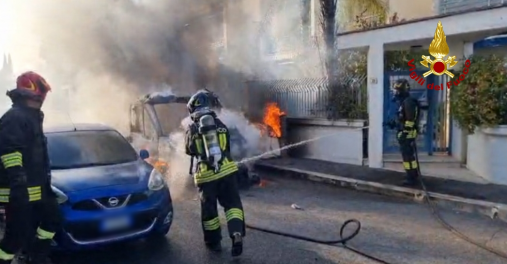 Incendio di un camper