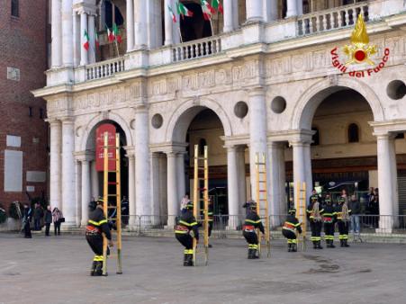 4 novembre, giornata dell'Unità nazionale e delle Forze armate: presenti i Vigili del fuoco