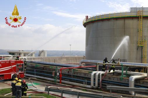 Ragusa, esercitazione presso il Centro Olio EniMed