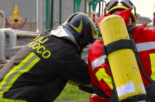 Ragusa, esercitazione presso il Centro Olio EniMed