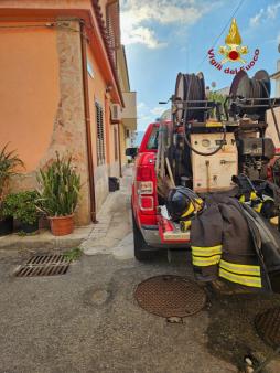 Incendio in un appartamento a Torre Faro