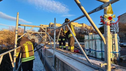 Incendio tetto scuola