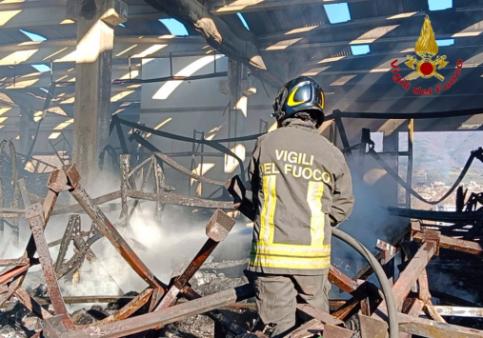 Incendio capannone.