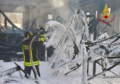 Incendio capannone