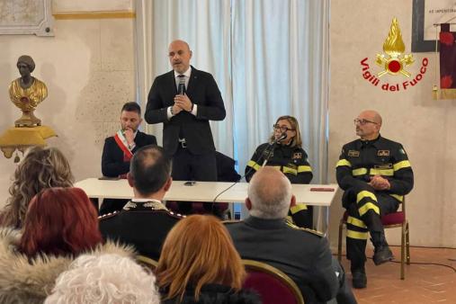 CERIMONIA DI CONSEGNA DEGLI ELMI ROSSI AI NUOVI CAPI SQUADRA VOLONTARI
