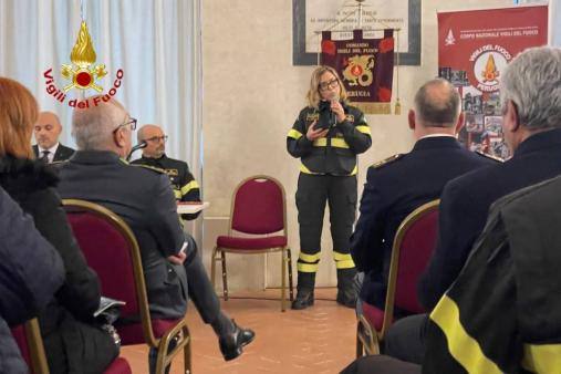 CERIMONIA DI CONSEGNA DEGLI ELMI ROSSI AI NUOVI CAPI SQUADRA VOLONTARI