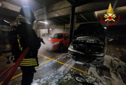 TRIESTE INCENDIO AUTOVETTURA