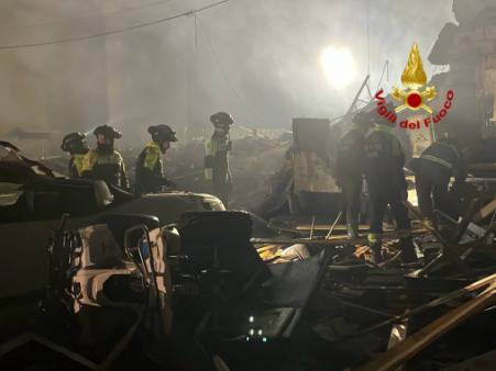 crollo palazzina a Catania per fuga di gas