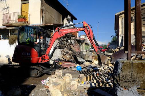 crollo palazzina a Catania per fuga di gas