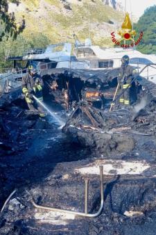 Incendio imbarcazione
