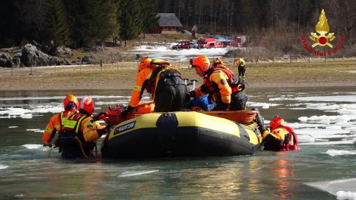 Addestramento sul lago ghiacciato