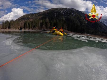 Addestramento sul lago ghiacciato