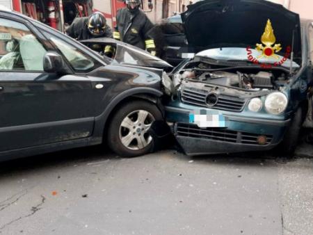 Incidente stradale a Catania centro (1).jpg Incidente stradale a Catania centro