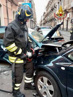 Incidente stradale a Catania centro (2).jpg Incidente stradale a Catania centro