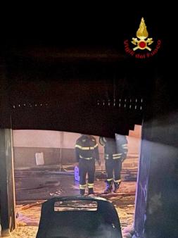 Incendio di un deposito a Grammichele CT