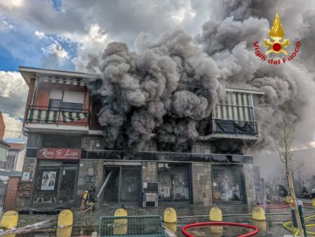 Incendio negozio Settimo Torinese