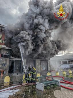 Incendio negozio Settimo Torinese