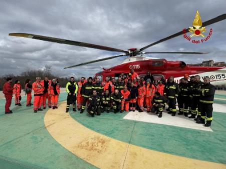 Seminario informativo sulle procedure operative dei mezzi aerei in dotazione al Corpo Nazionale Vigli del Fuoco presso elisuperficie HEMS Ospedale “Cardarelli” Campobasso