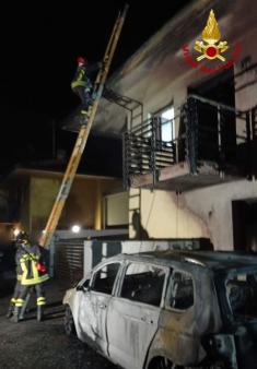 Incendio autovettura