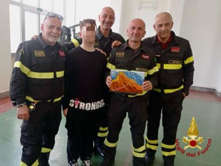 visita di bambini e adolescenti speciali al Comando VVF di Catania