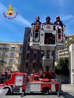 visita di bambini e adolescenti speciali al Comando VVF di Catania