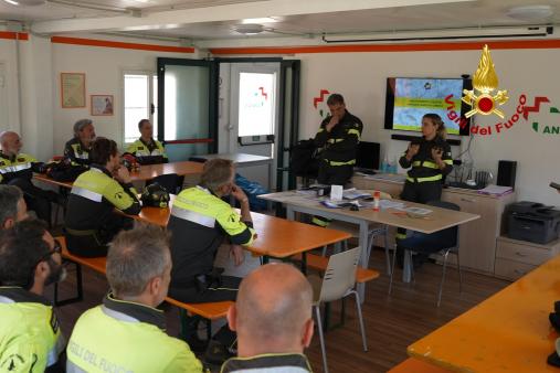 ADDESTRAMENTO SOTTO MACERIE PER IL TEAM USAR MEDIUM