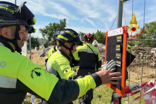 ADDESTRAMENTO SOTTO MACERIE PER IL TEAM USAR MEDIUM