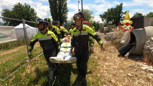 ADDESTRAMENTO SOTTO MACERIE PER IL TEAM USAR MEDIUM