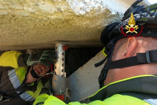 ADDESTRAMENTO SOTTO MACERIE PER IL TEAM USAR MEDIUM