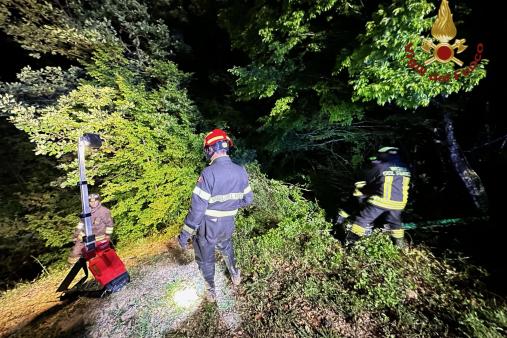 Vigili del fuoco operativi in intervento
