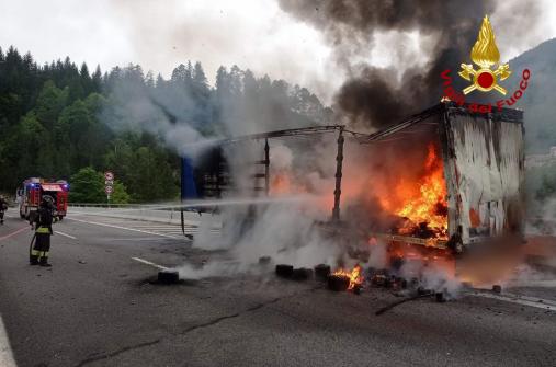 Incendio autoarticolato