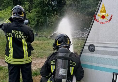 Incendio roulotte