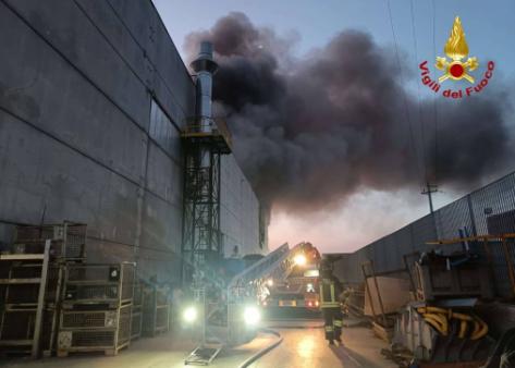 Incendio azienda rifiuti 4